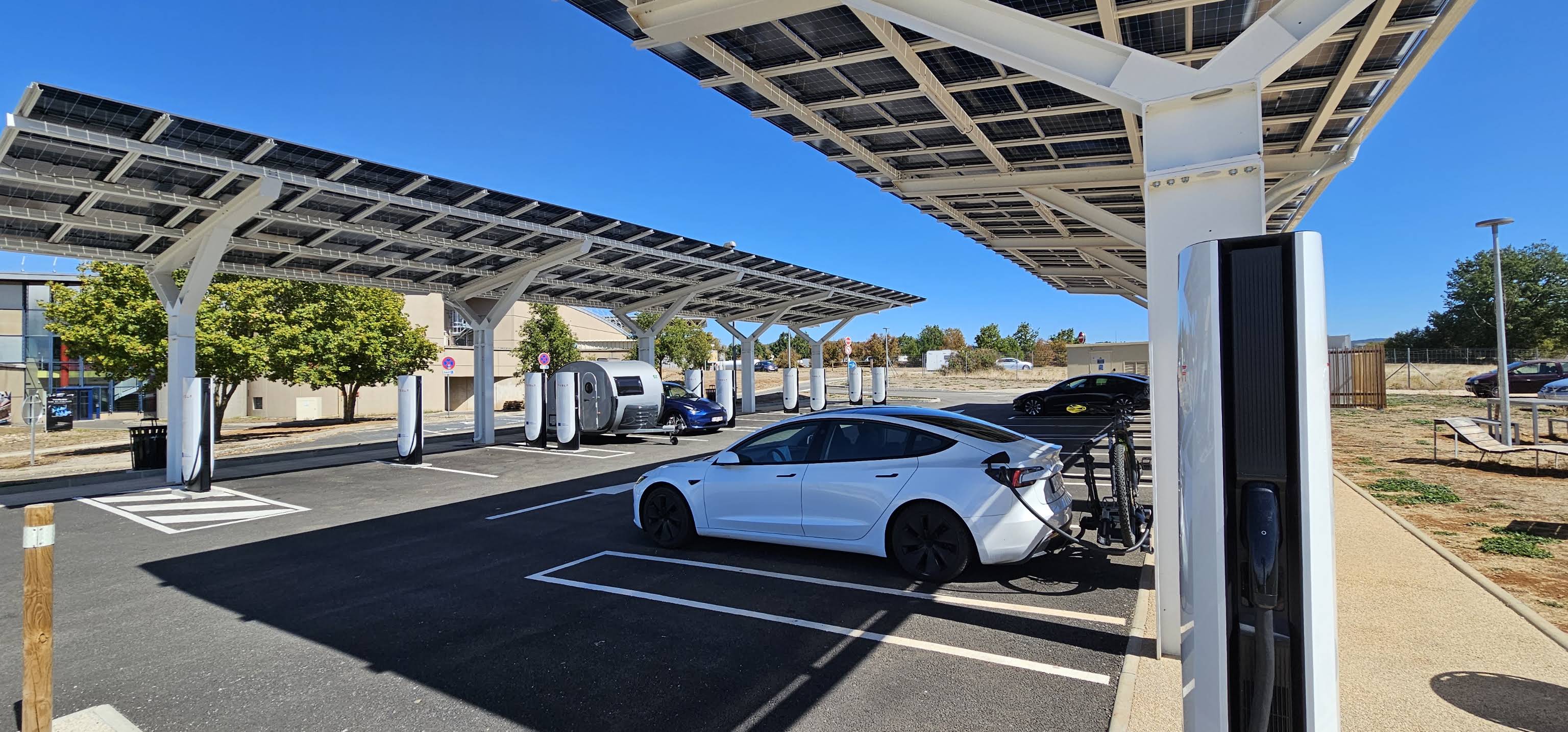 Superchargeur de l'aire de Sévérac d'Aveyron